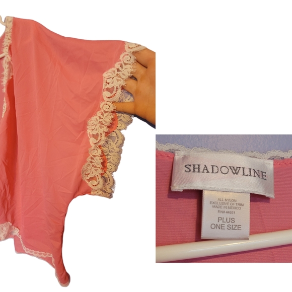 Shadowline short pink robe with white lace - Picture 3 of 3